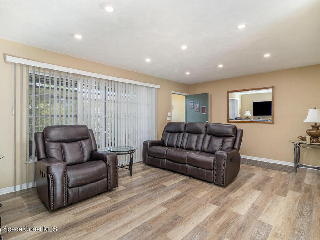 1326 44th Avenue, Vero Beach, FL 32966