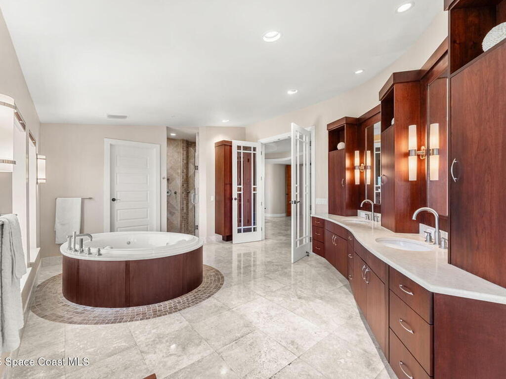 2375 S Atlantic Avenue, Cocoa Beach, FL 32931