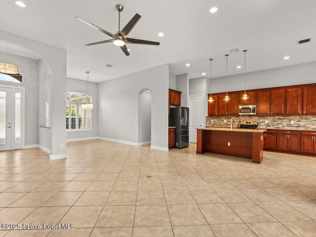 8255 Heather Court, Vero Beach, FL 32967