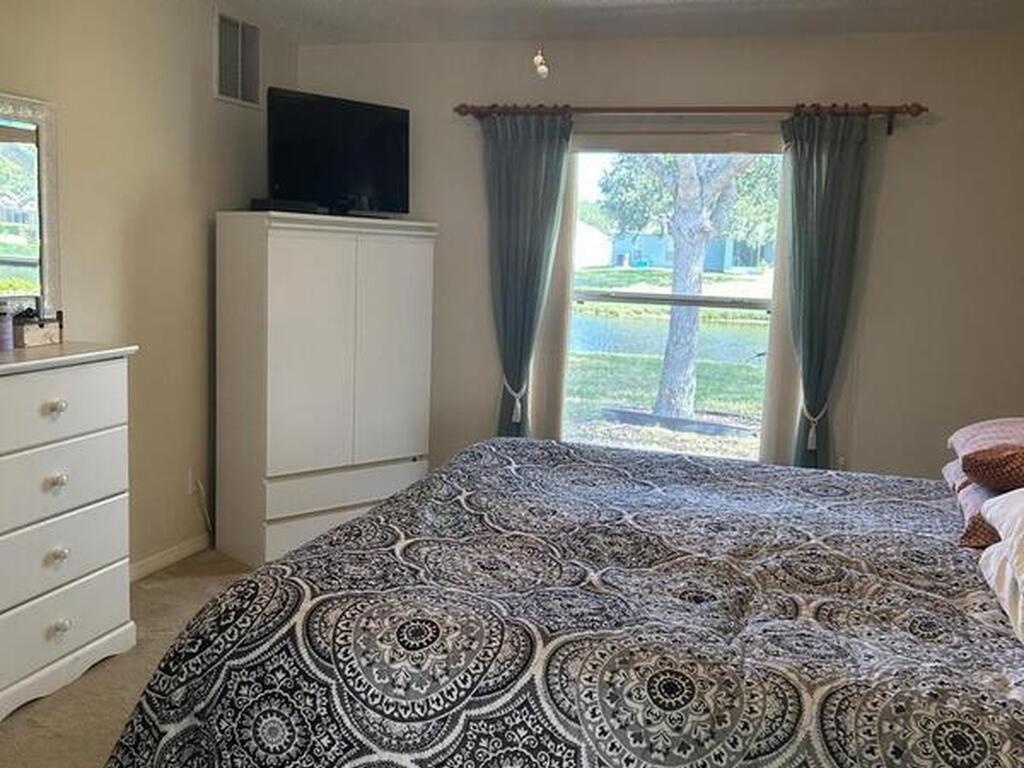 1360 10th Manor, Vero Beach, FL 32960