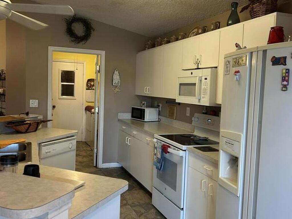 1360 10th Manor, Vero Beach, FL 32960