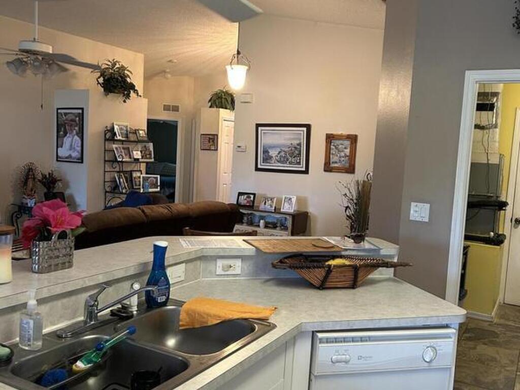 1360 10th Manor, Vero Beach, FL 32960