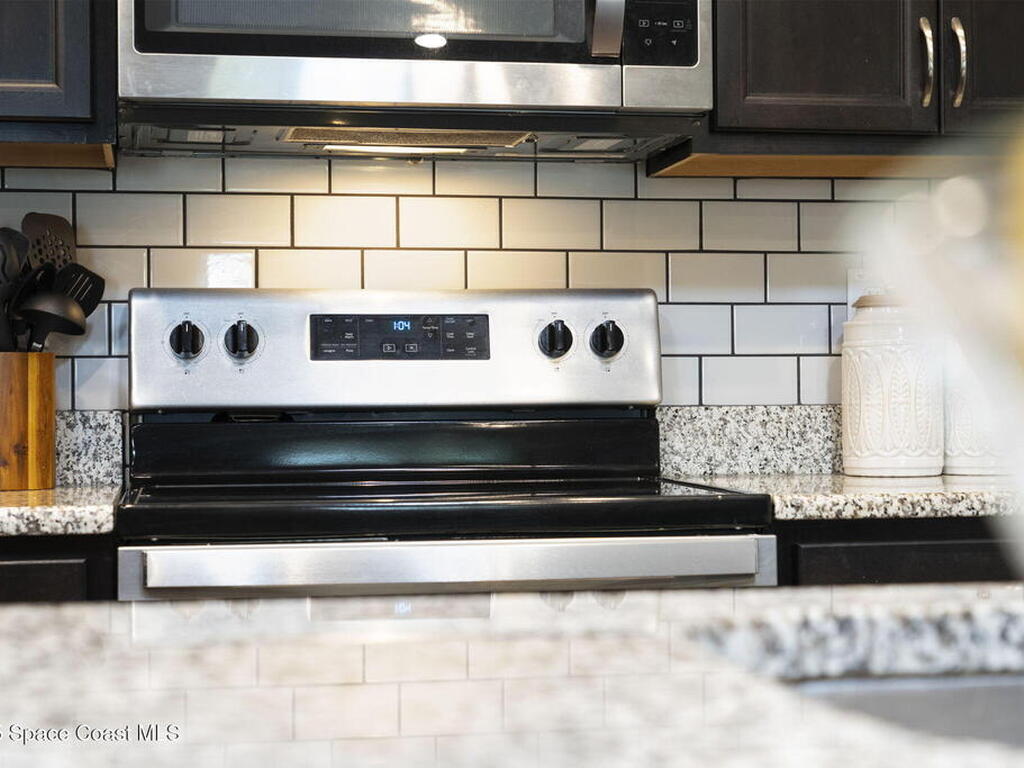 7130 Hacienda Drive, Grant, FL 32949