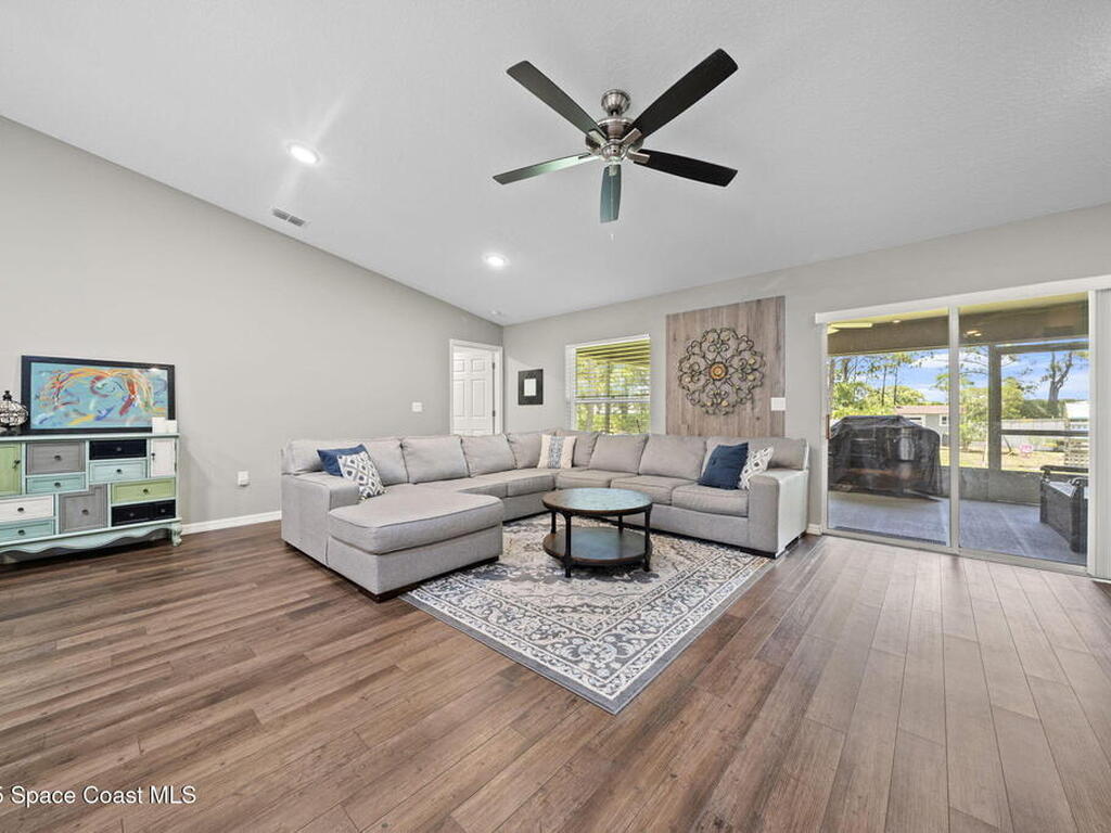 7130 Hacienda Drive, Grant, FL 32949