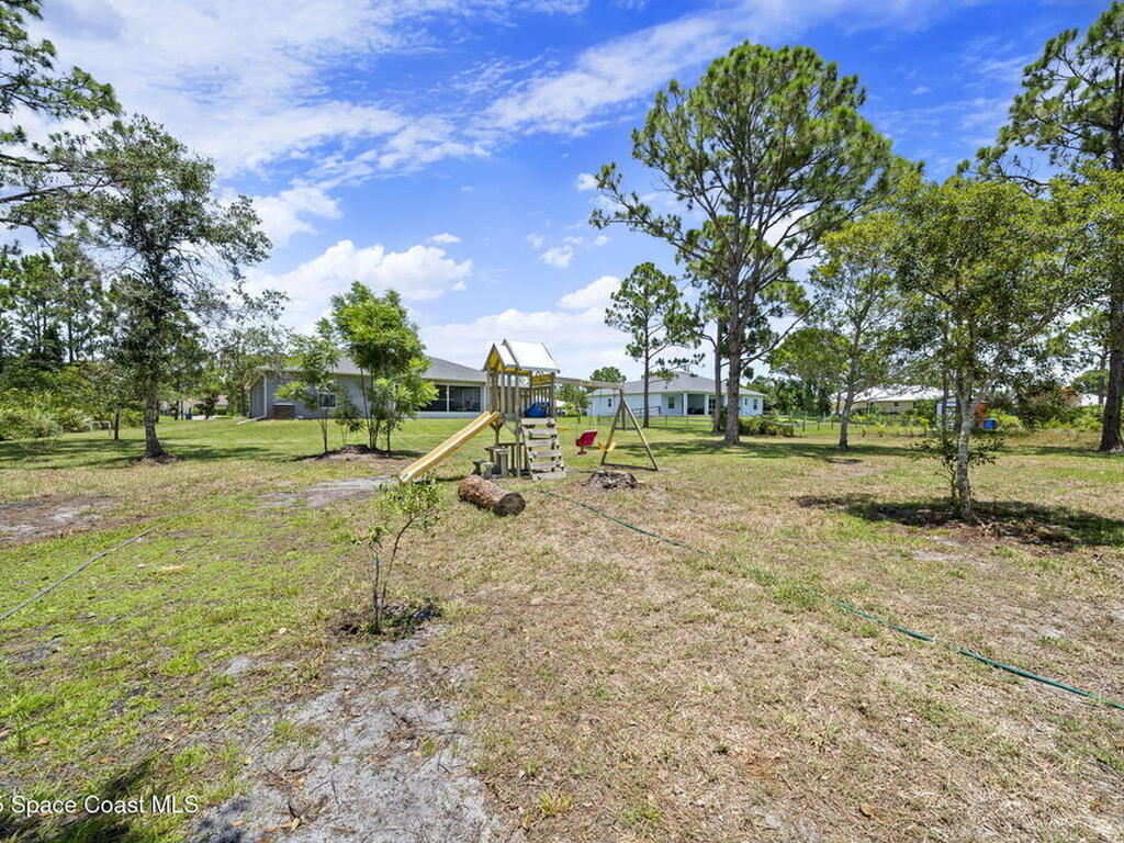 7130 Hacienda Drive, Grant, FL 32949