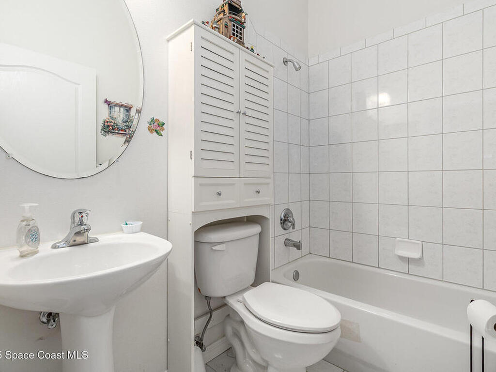 2343 Woodfield Circle, Melbourne, FL 32904