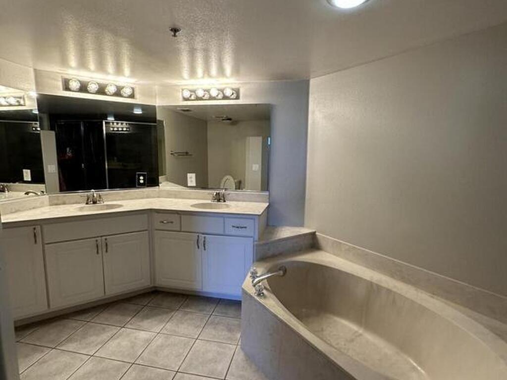 3360 S Atlantic Avenue, Cocoa Beach, FL 32931