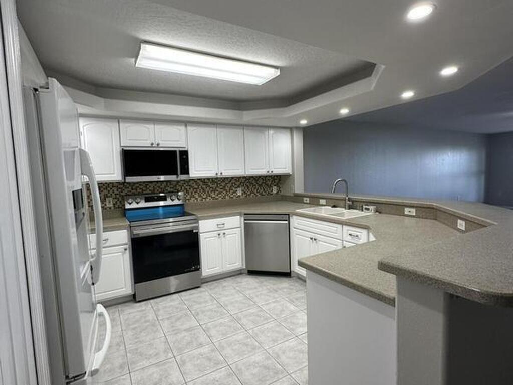 3360 S Atlantic Avenue, Cocoa Beach, FL 32931