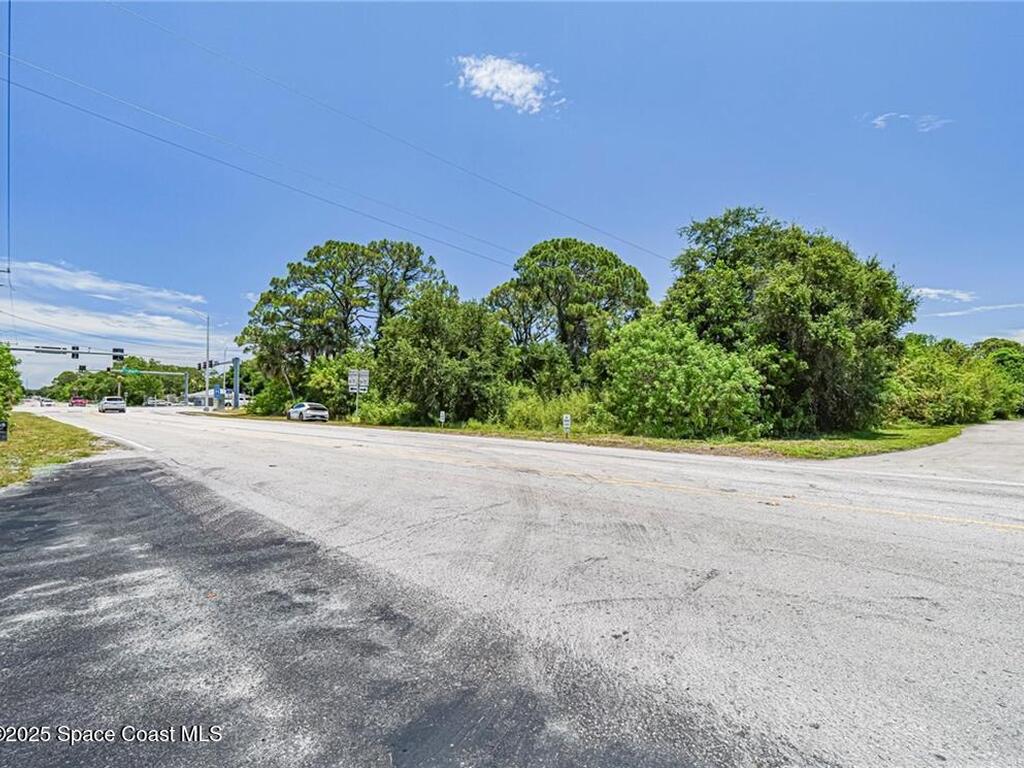 2551 St Lucie Boulevard, Fort Pierce, FL 34951