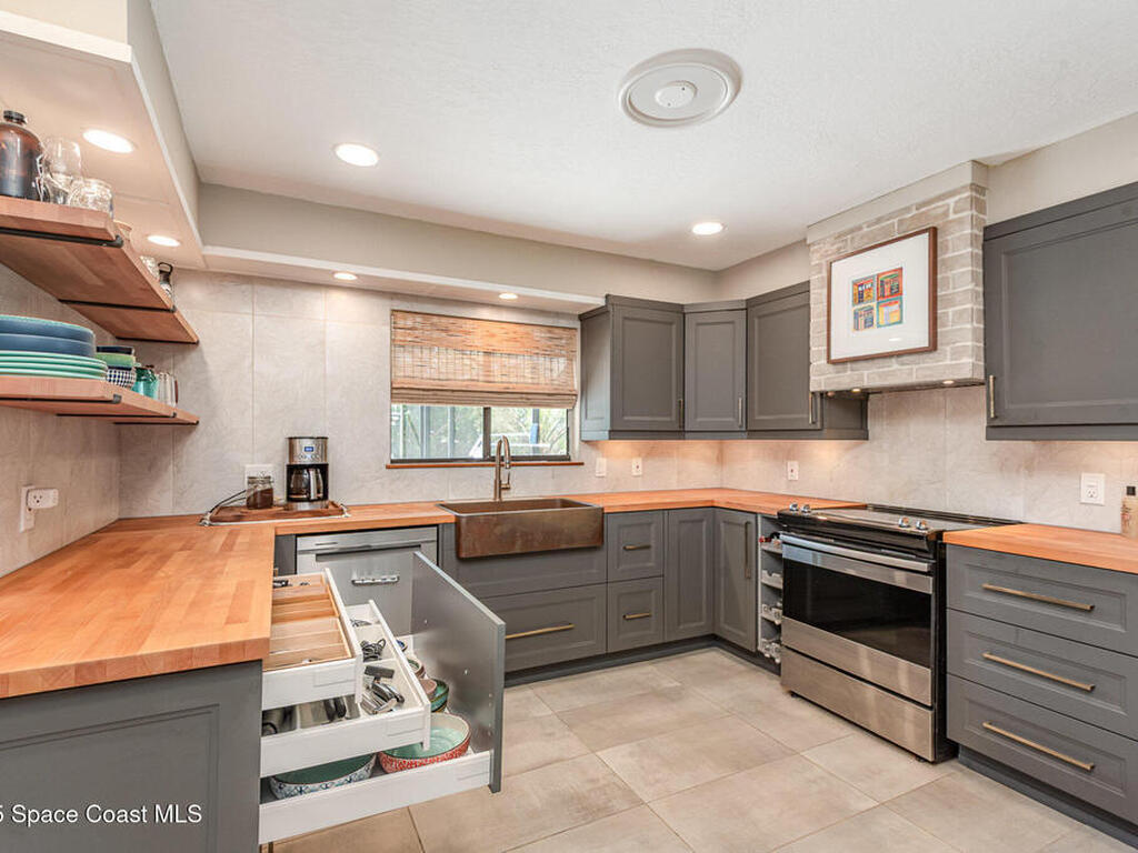 7855 Olive Grove Avenue, West Melbourne, FL 32904