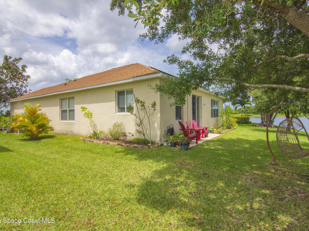 758 Carriage Lake Way, Vero Beach, FL 32968