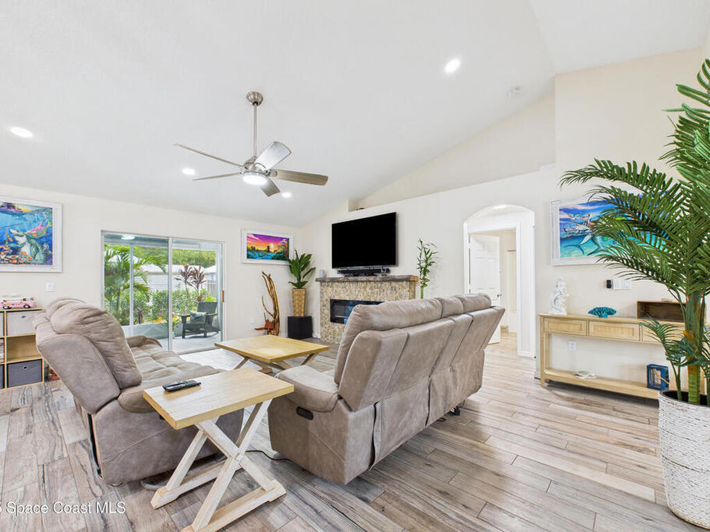 8325 105th Court, Vero Beach, FL 32967