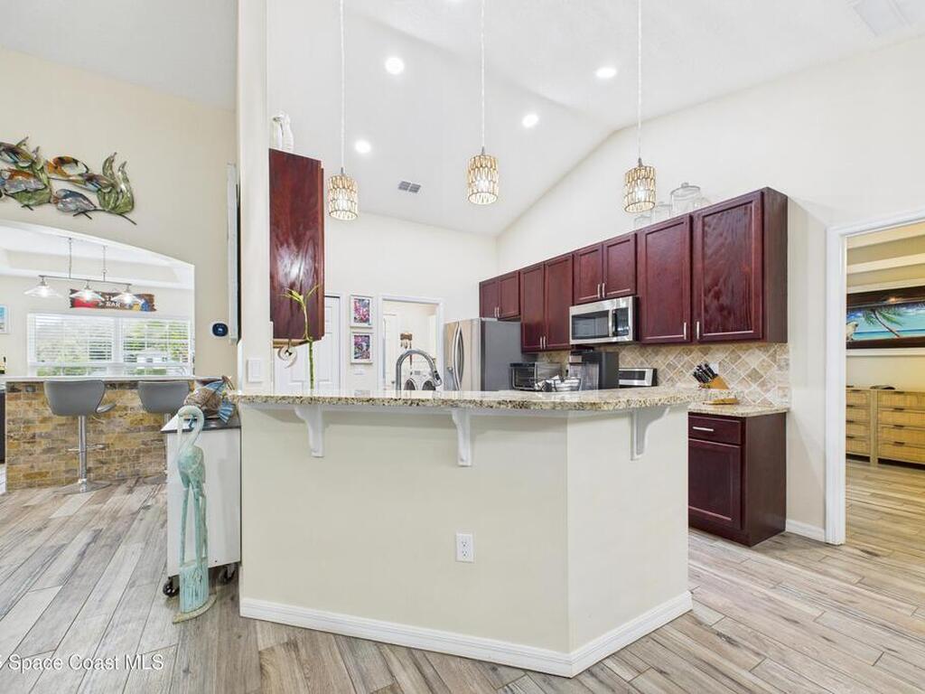 8325 105th Court, Vero Beach, FL 32967