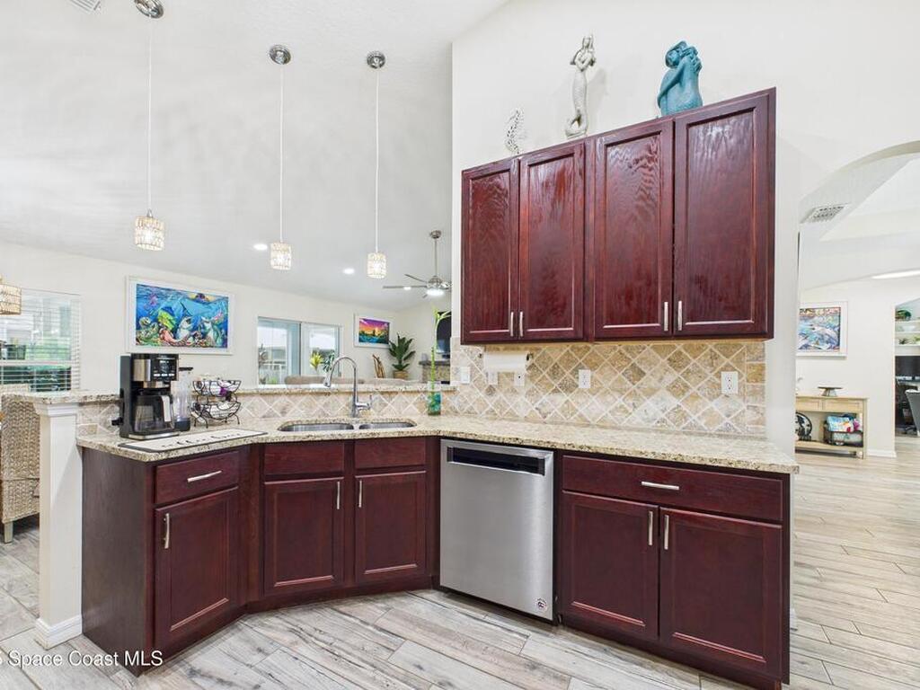 8325 105th Court, Vero Beach, FL 32967