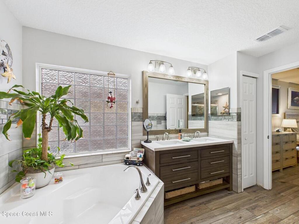 8325 105th Court, Vero Beach, FL 32967