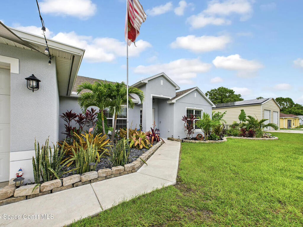 8325 105th Court, Vero Beach, FL 32967