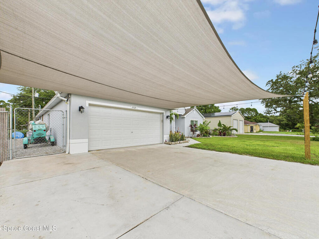 8325 105th Court, Vero Beach, FL 32967