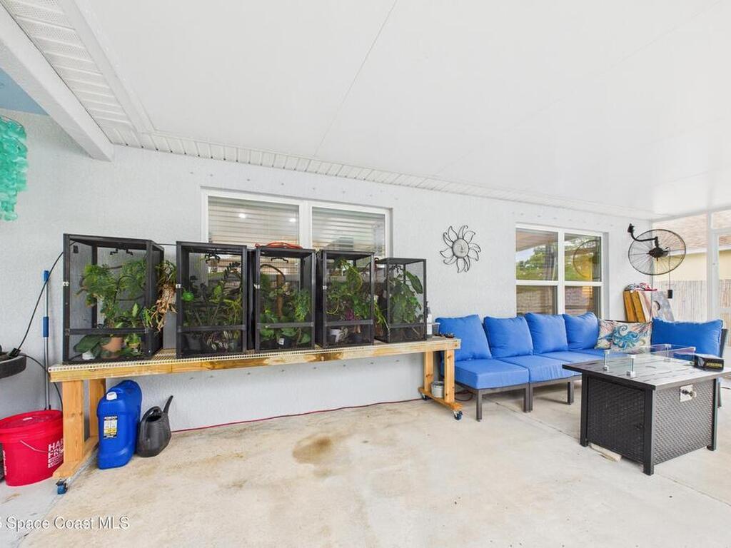 8325 105th Court, Vero Beach, FL 32967