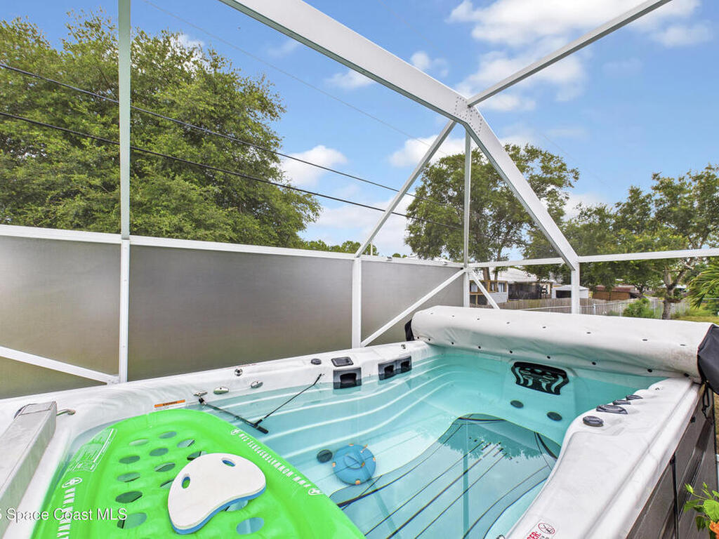 8325 105th Court, Vero Beach, FL 32967