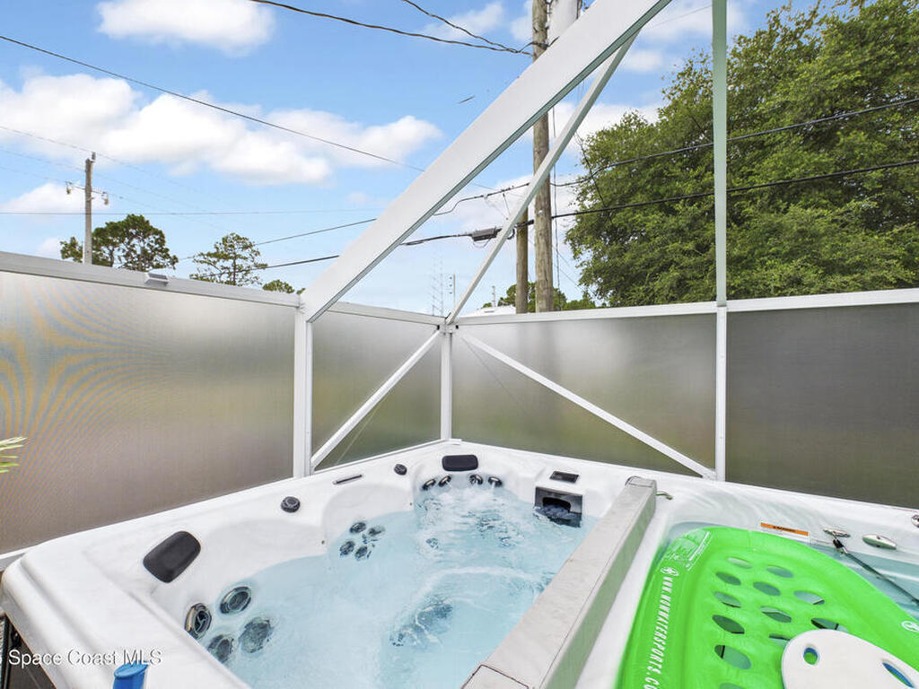 8325 105th Court, Vero Beach, FL 32967