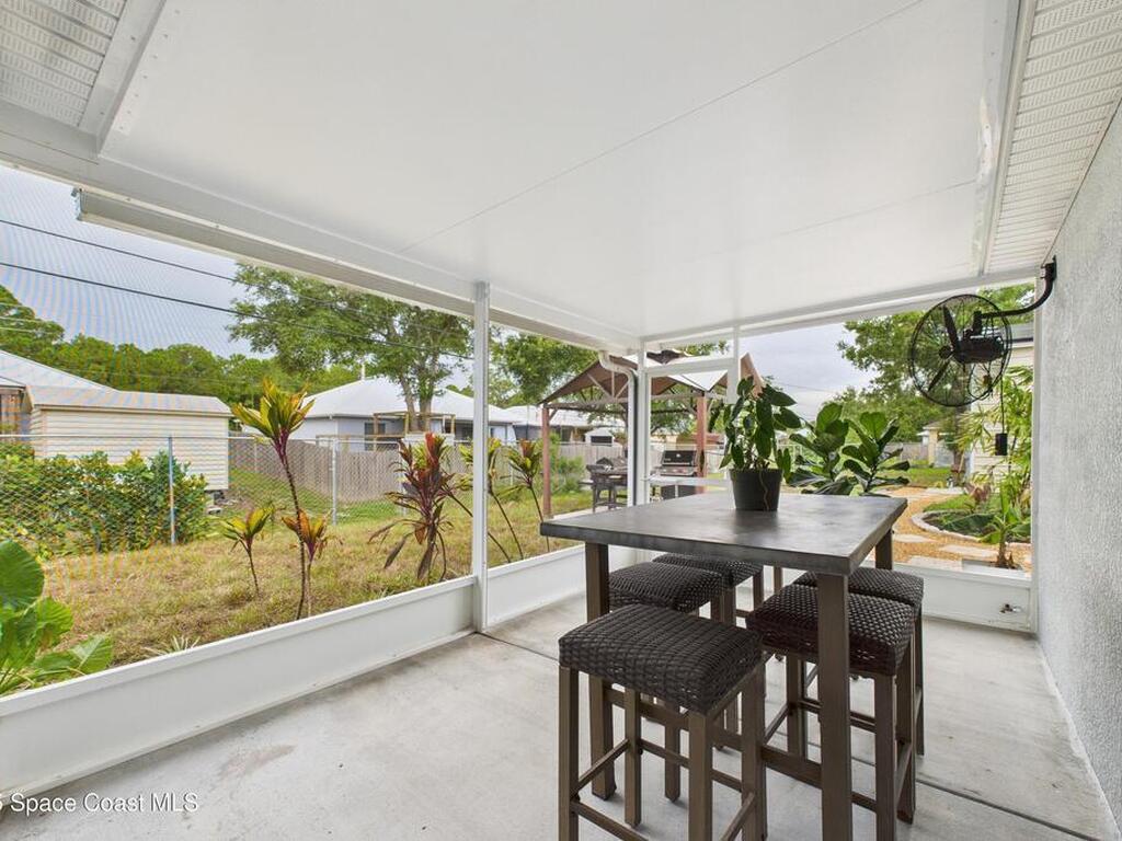 8325 105th Court, Vero Beach, FL 32967