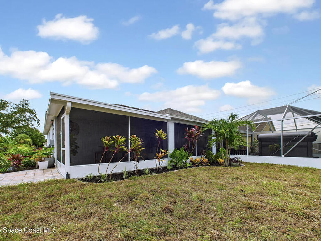8325 105th Court, Vero Beach, FL 32967