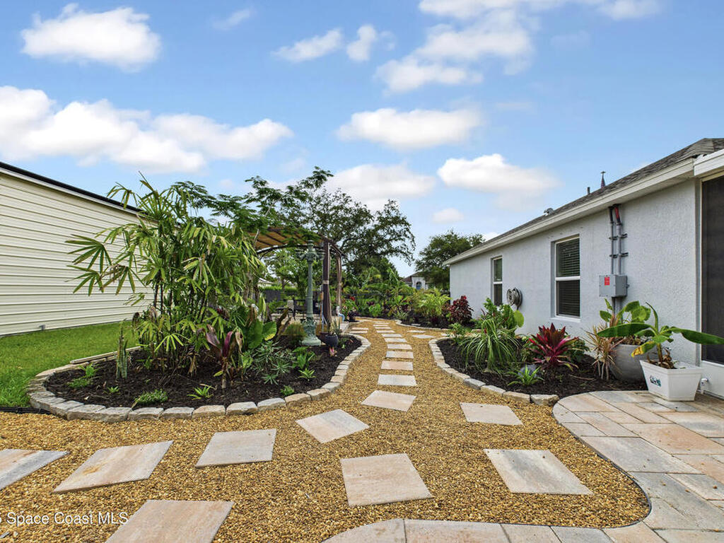 8325 105th Court, Vero Beach, FL 32967