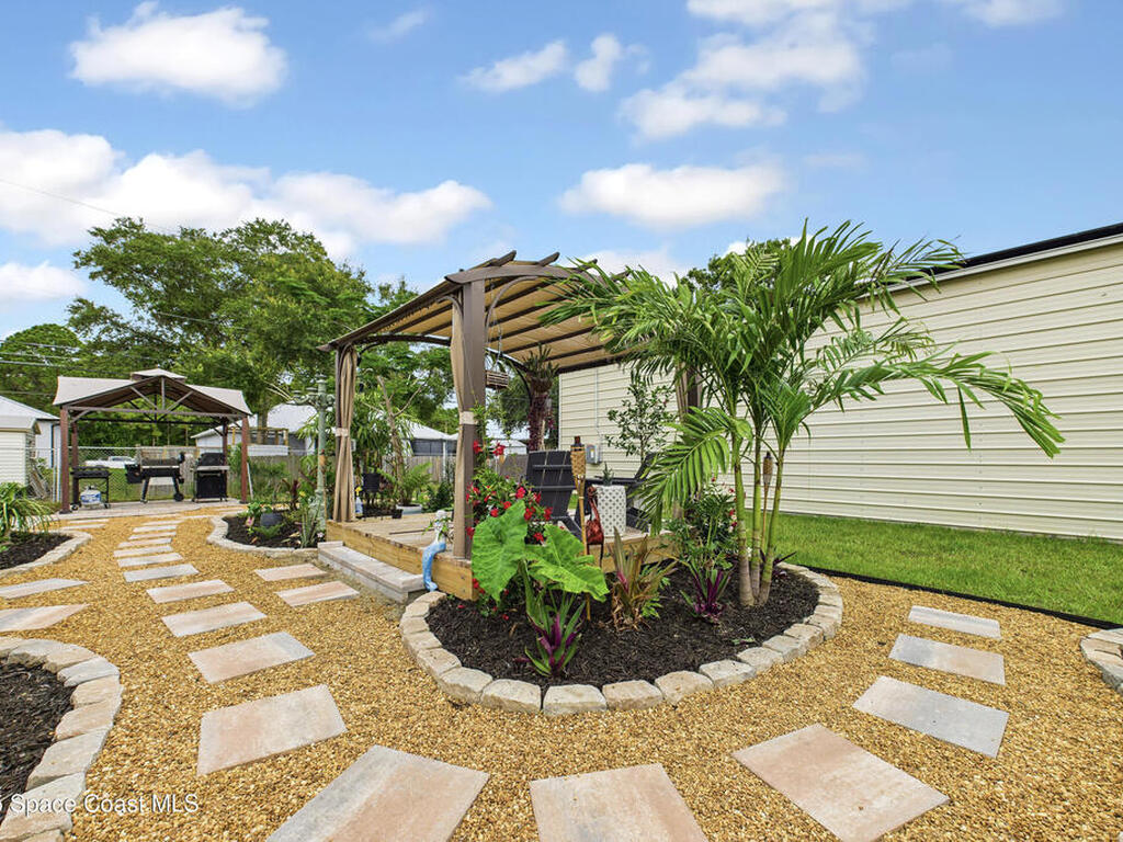 8325 105th Court, Vero Beach, FL 32967