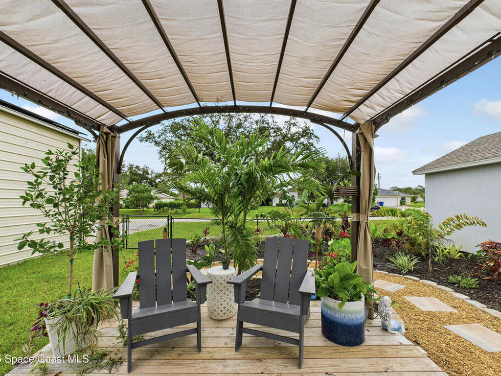 8325 105th Court, Vero Beach, FL 32967