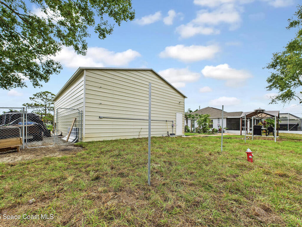 8325 105th Court, Vero Beach, FL 32967