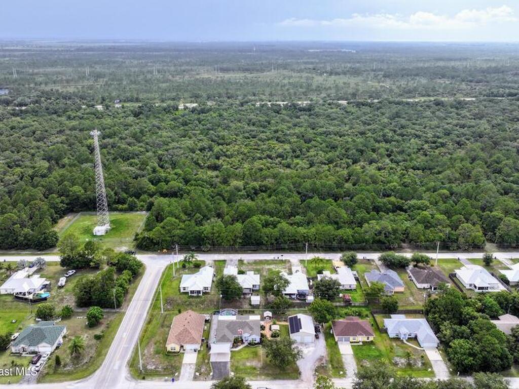 8325 105th Court, Vero Beach, FL 32967