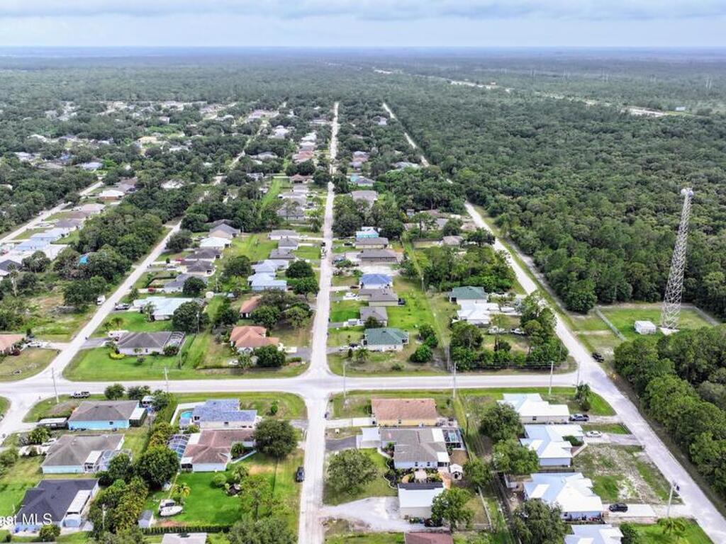 8325 105th Court, Vero Beach, FL 32967