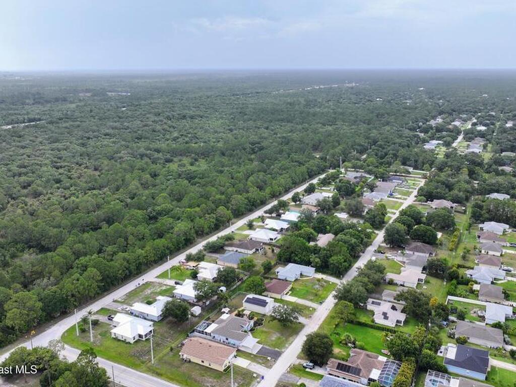 8325 105th Court, Vero Beach, FL 32967