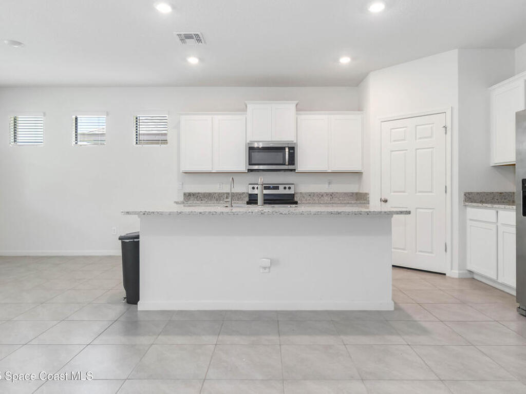 947 Remington Green Drive, Palm Bay, FL 32909