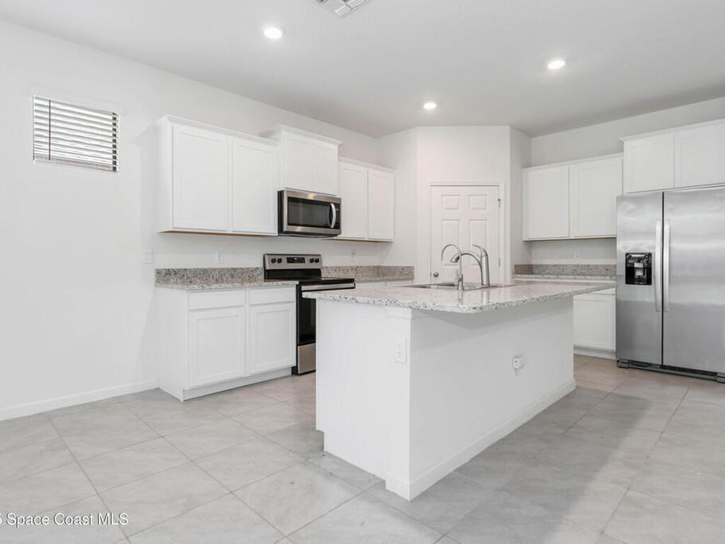 947 Remington Green Drive, Palm Bay, FL 32909