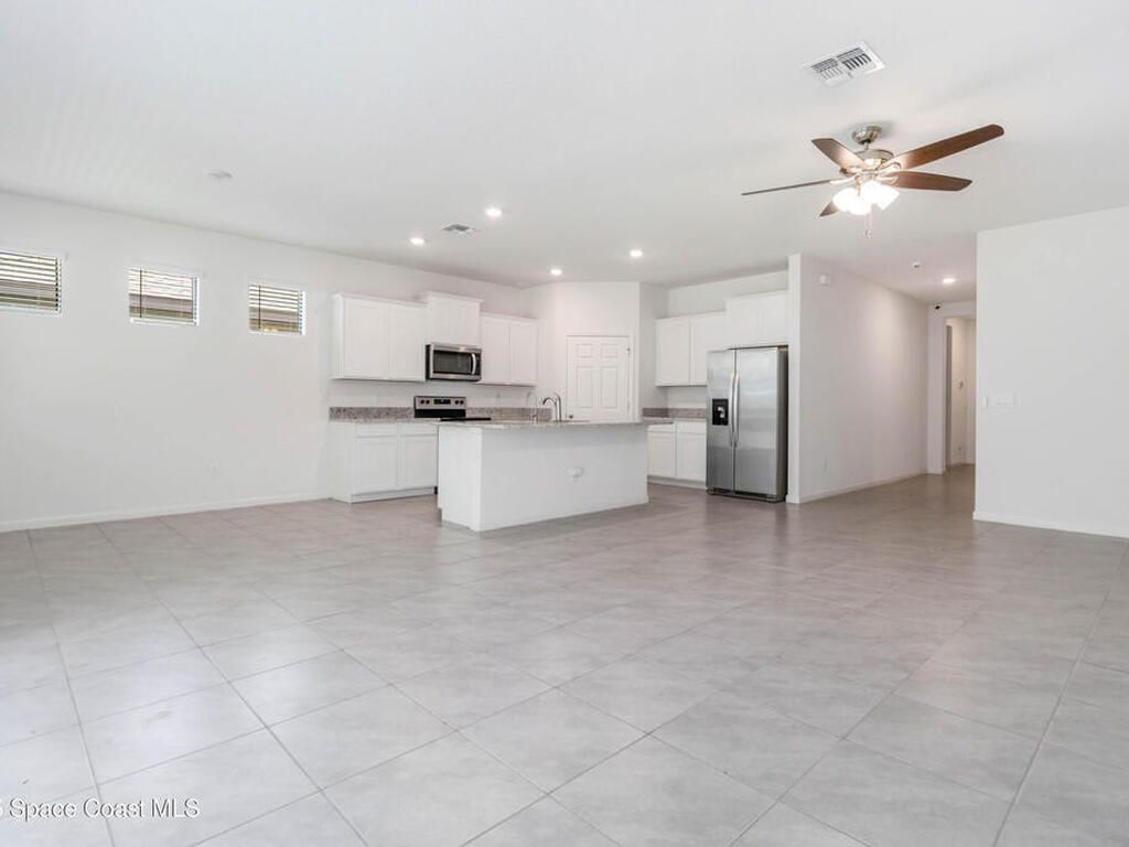 947 Remington Green Drive, Palm Bay, FL 32909