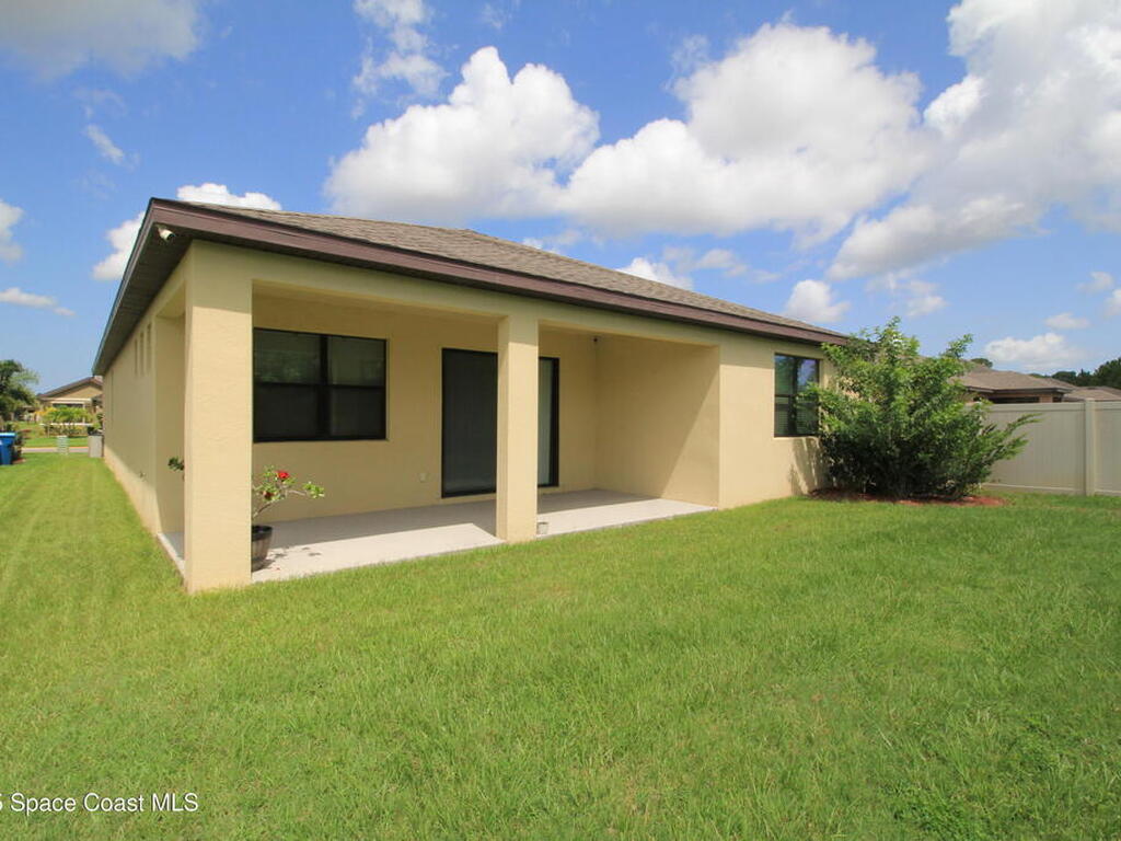 947 Remington Green Drive, Palm Bay, FL 32909