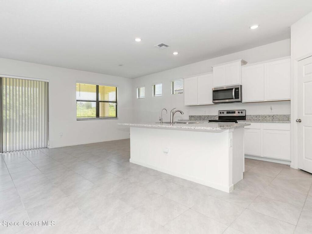 947 Remington Green Drive, Palm Bay, FL 32909