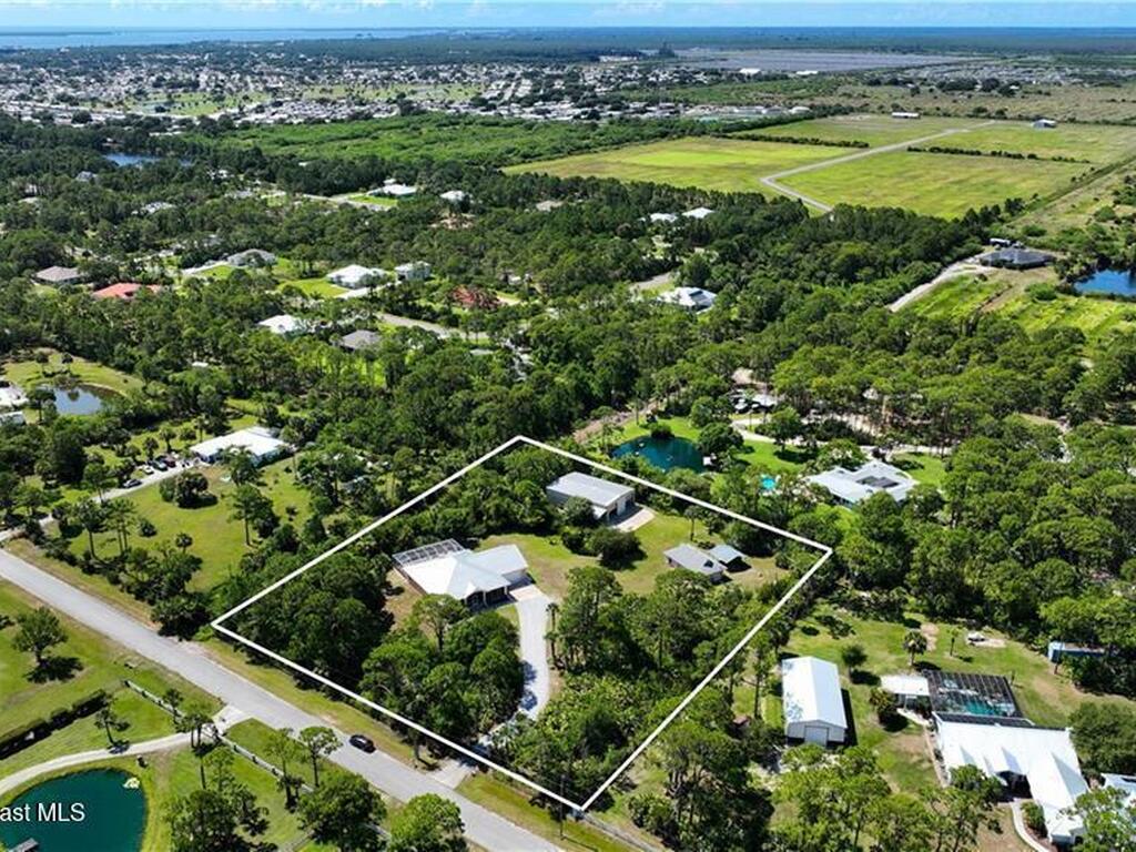 3975 Pepper Tree Street, Grant, FL 32949