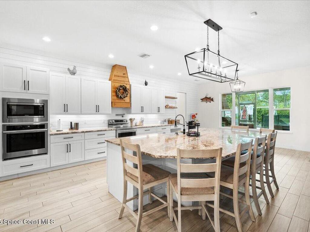 6190 Brabrook Avenue, Grant, FL 32949