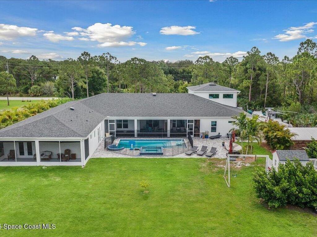 6190 Brabrook Avenue, Grant, FL 32949