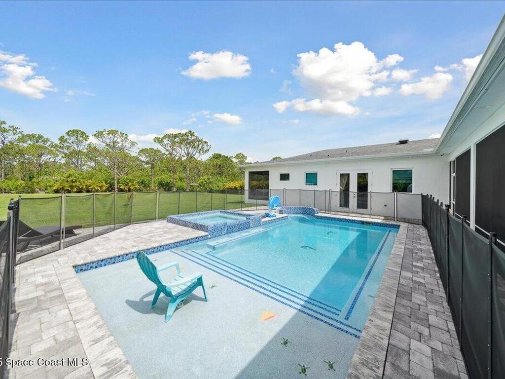 6190 Brabrook Avenue, Grant, FL 32949