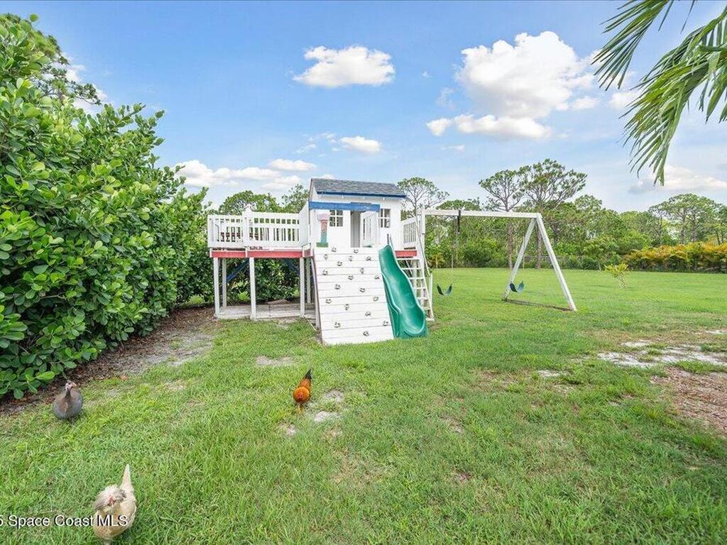 6190 Brabrook Avenue, Grant, FL 32949