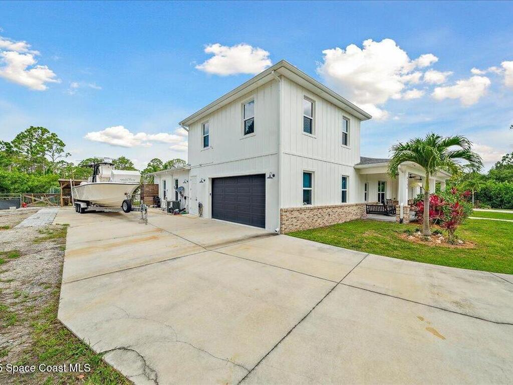 6190 Brabrook Avenue, Grant, FL 32949