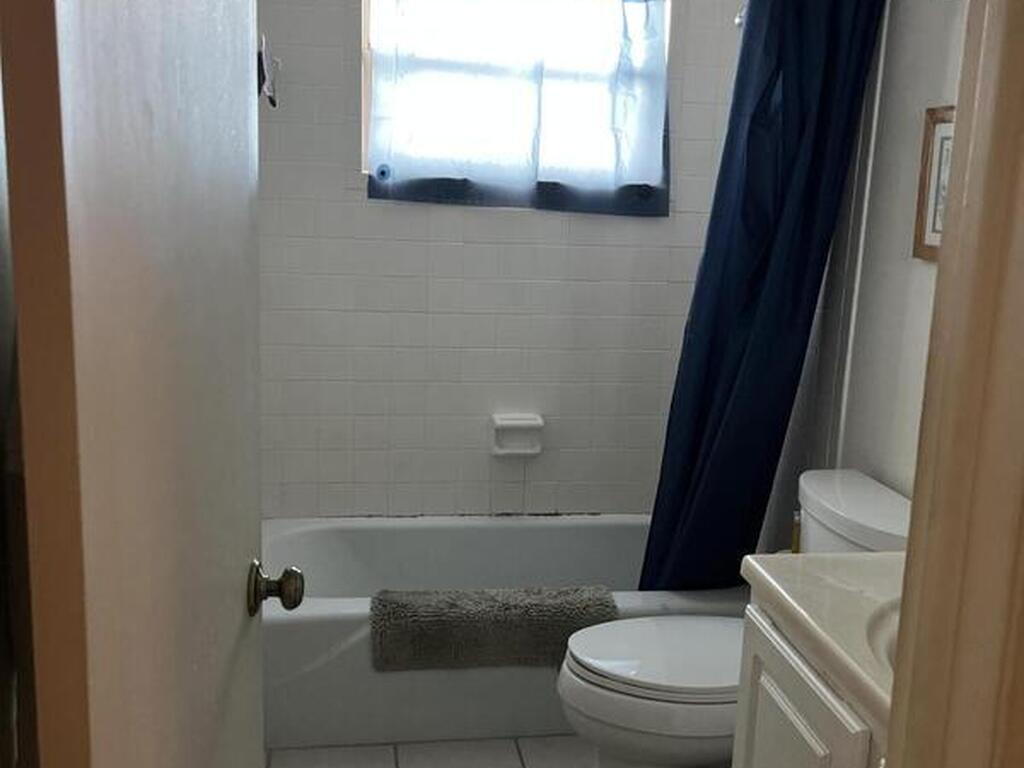 725 Port Malabar Boulevard, Palm Bay, FL 32905