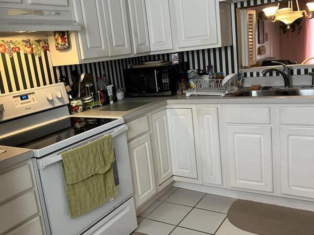 725 Port Malabar Boulevard, Palm Bay, FL 32905