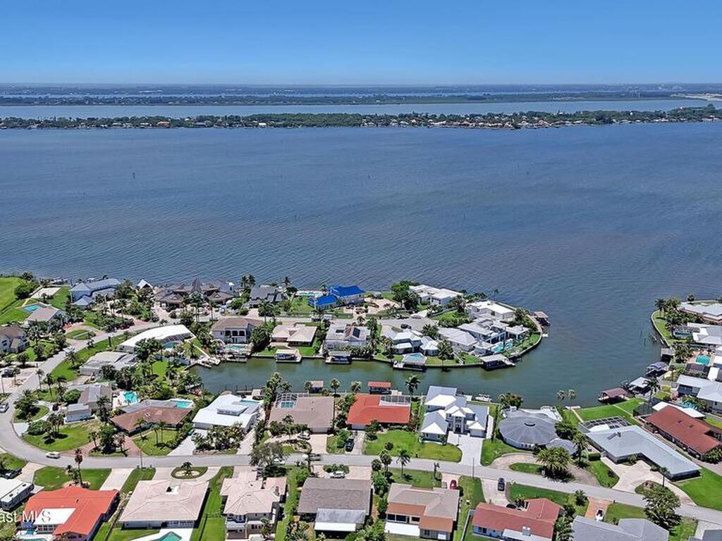 55 Country Club Road, Cocoa Beach, FL 32931