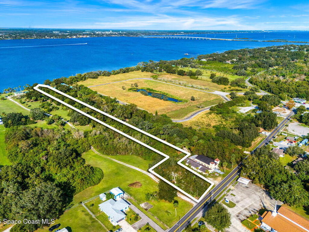 1405 N Tropical Trail, Merritt Island, FL 32953