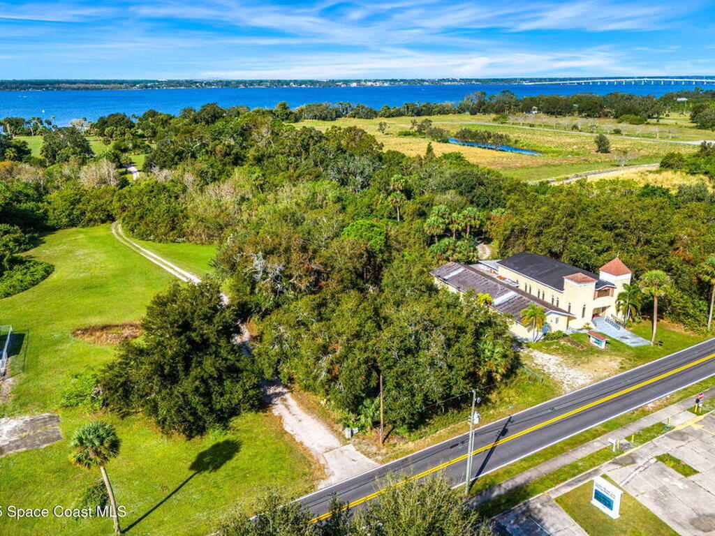 1405 N Tropical Trail, Merritt Island, FL 32953