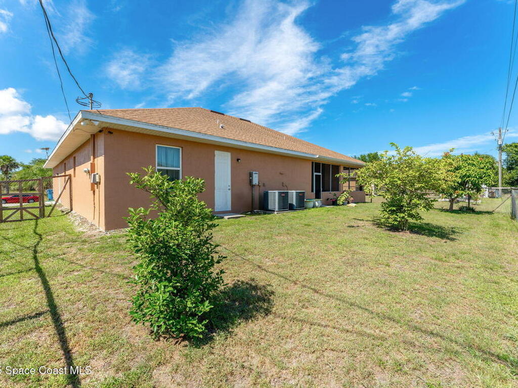 462 Gancedo Street, Palm Bay, FL 32908